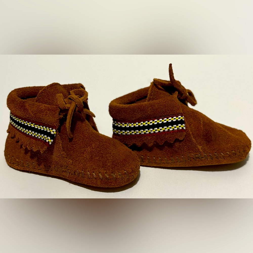 (91)- 🤗 Look At The Details On These Toddler Moccasins ⭐️ Vintage Minnetonka 🤎